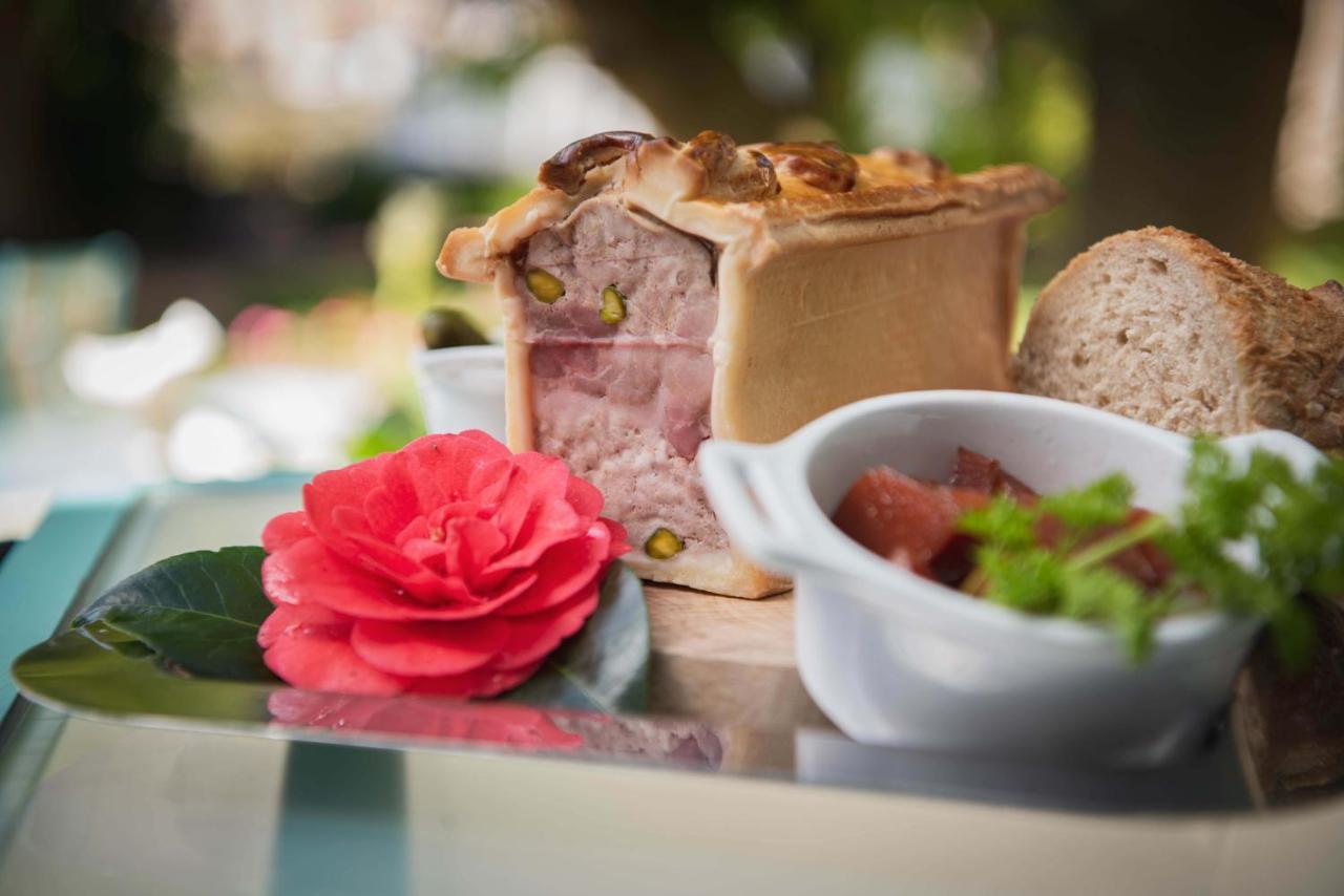 Logis Hotel Restaurant Auberge De La Selune Дюси-Ле Шери Экстерьер фото