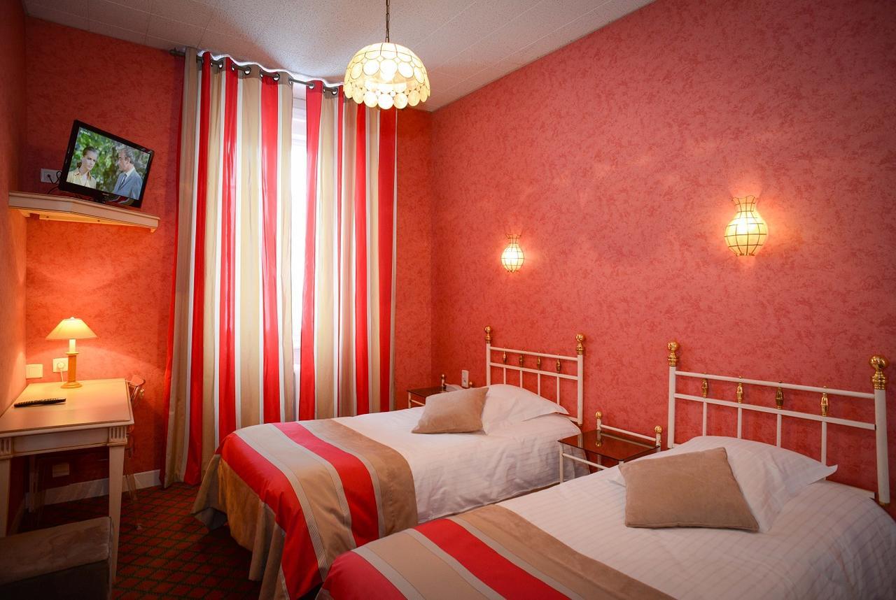 Logis Hotel Restaurant Auberge De La Selune Дюси-Ле Шери Экстерьер фото