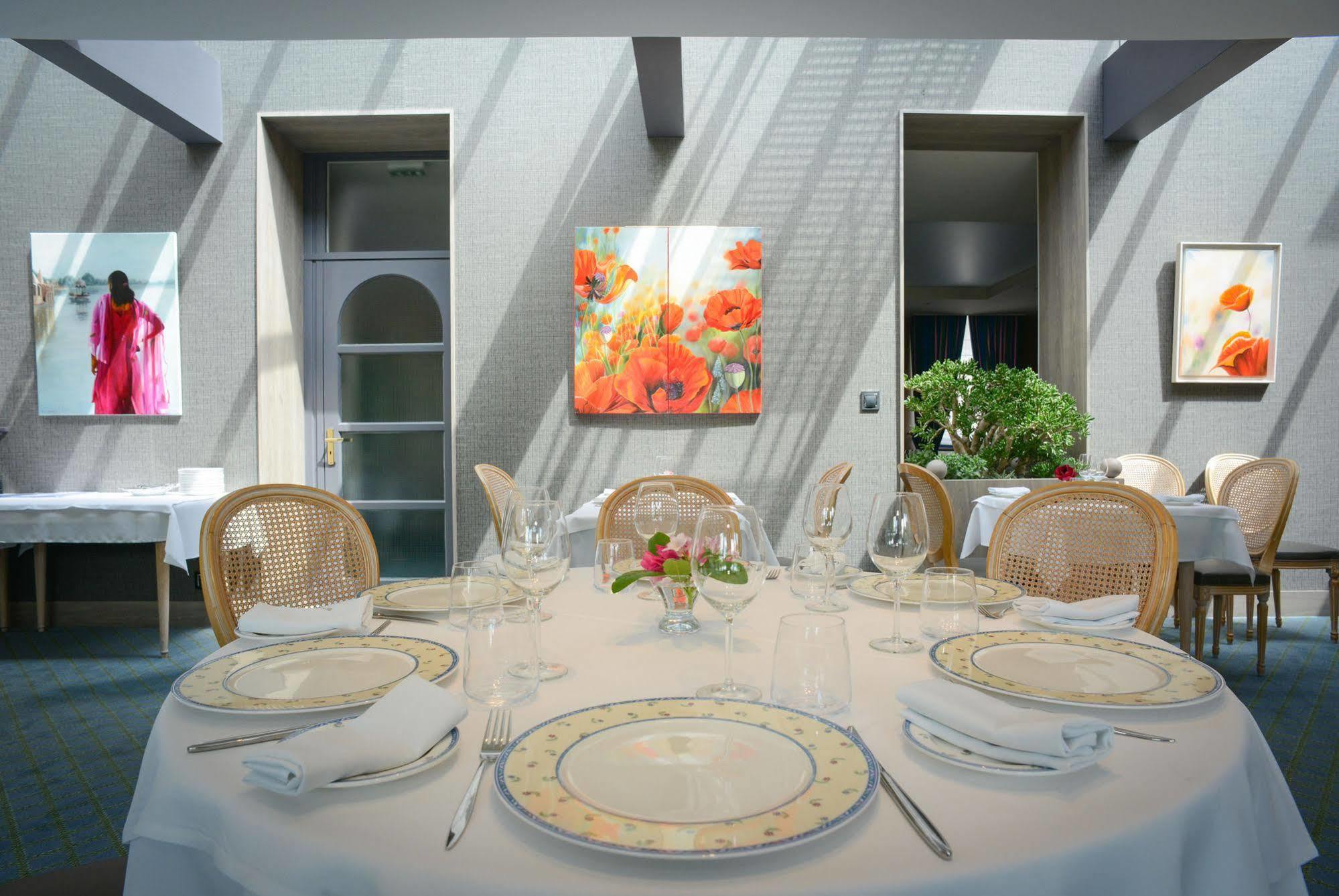 Logis Hotel Restaurant Auberge De La Selune Дюси-Ле Шери Экстерьер фото