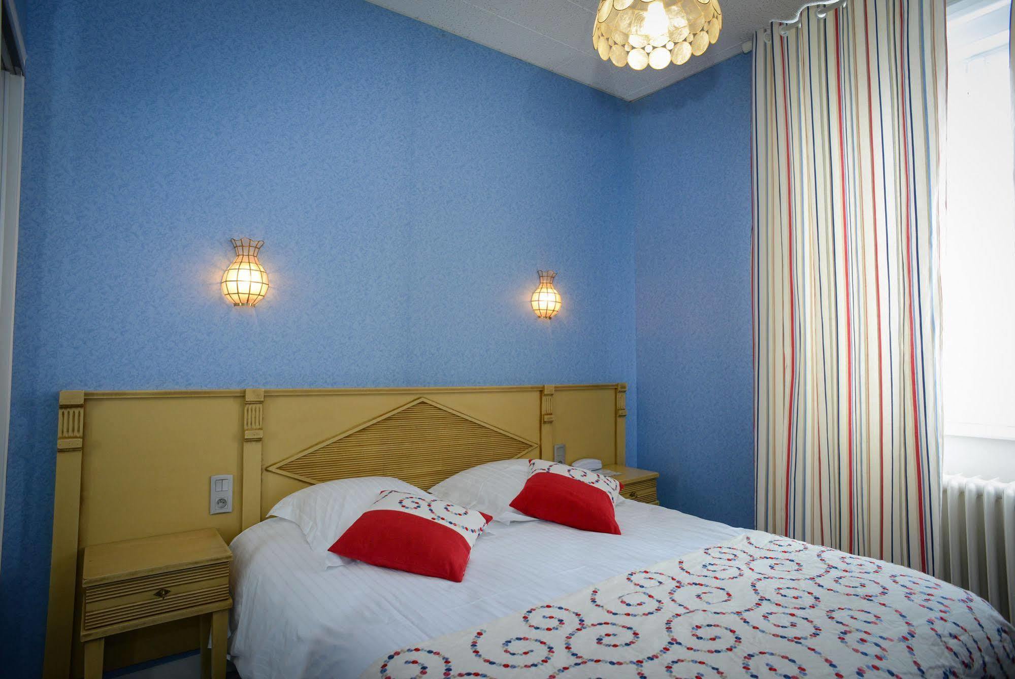 Logis Hotel Restaurant Auberge De La Selune Дюси-Ле Шери Экстерьер фото
